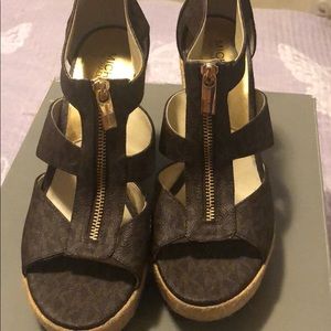 MK WEDGE